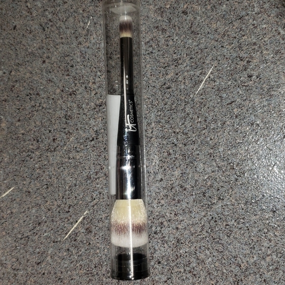 IT Cosmetics Heavenly Luxe Complexion Perfection Brush 7  Foundation & Concealer - Picture 2 of 9